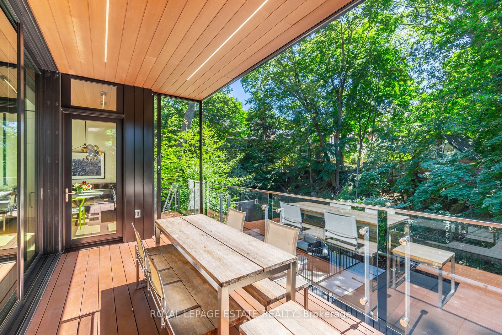 11 Pine Cres