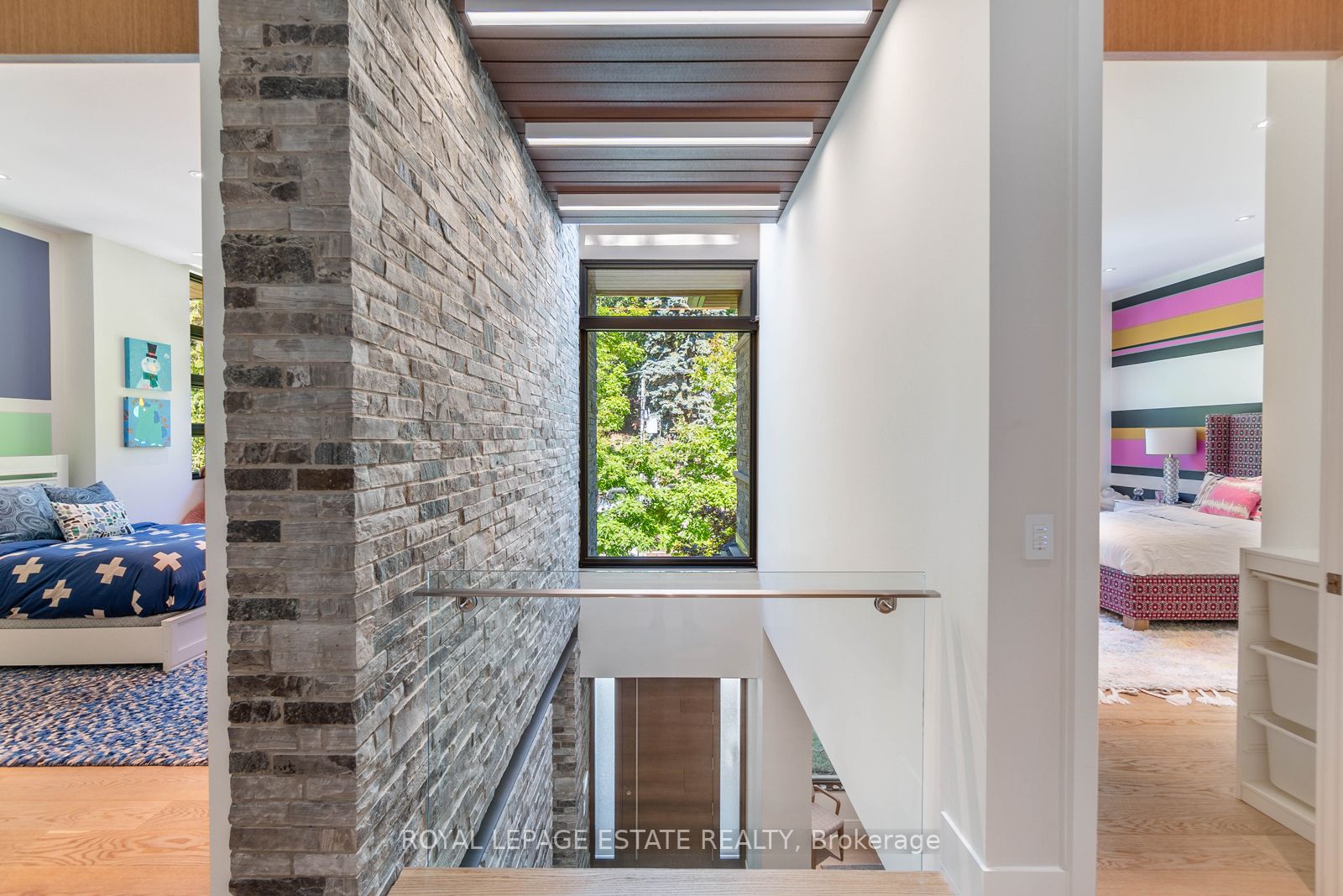 11 Pine Cres