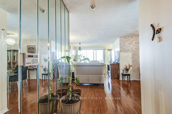 88 Corporate Dr, #1617