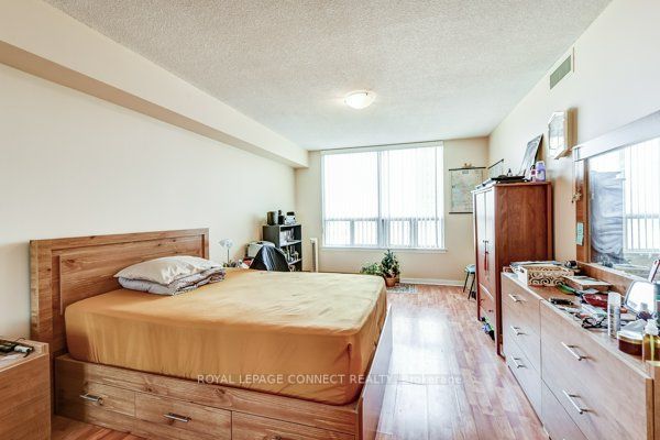 88 Corporate Dr, #1617