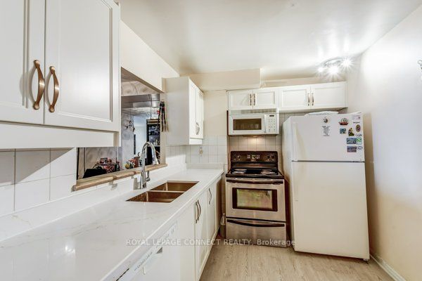 88 Corporate Dr, #1617