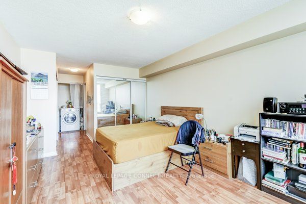 88 Corporate Dr, #1617