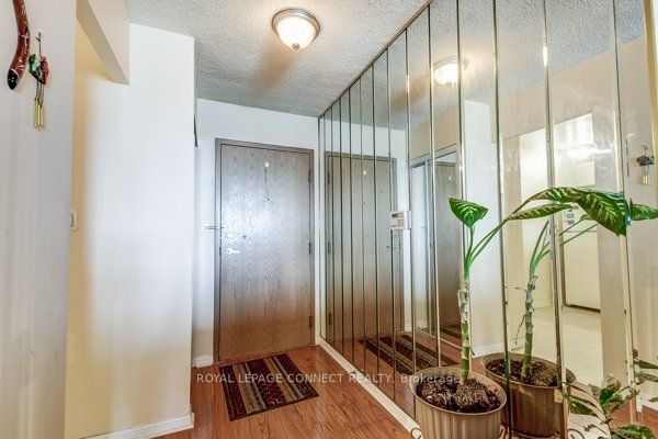 88 Corporate Dr, #1617