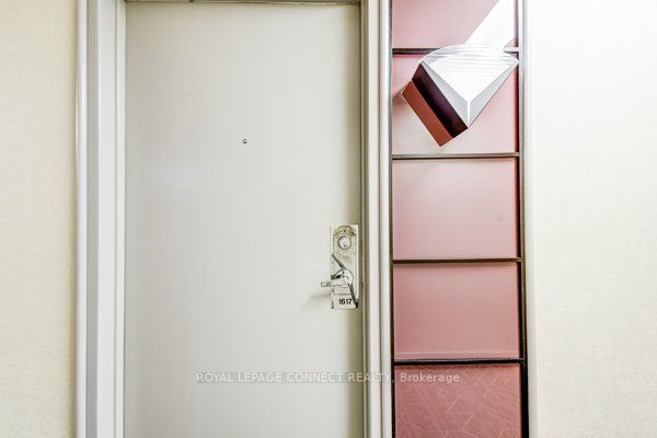 88 Corporate Dr, #1617