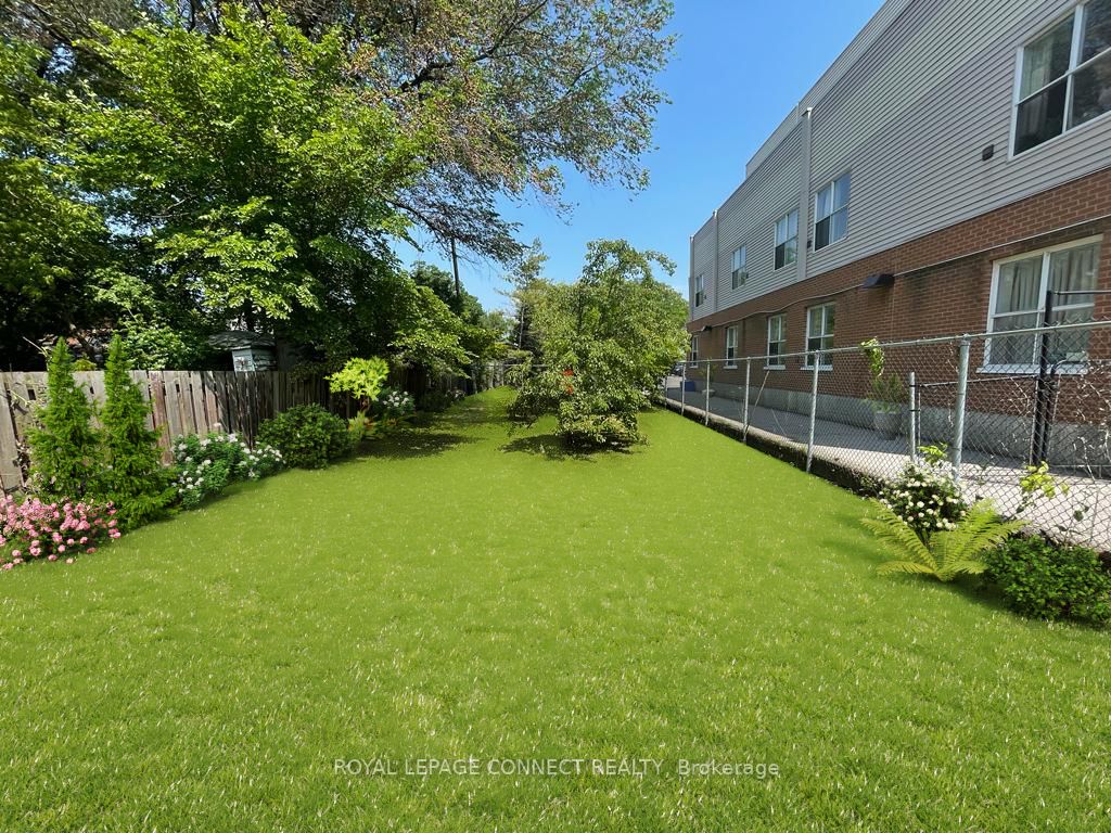 15 Vanbrugh Ave