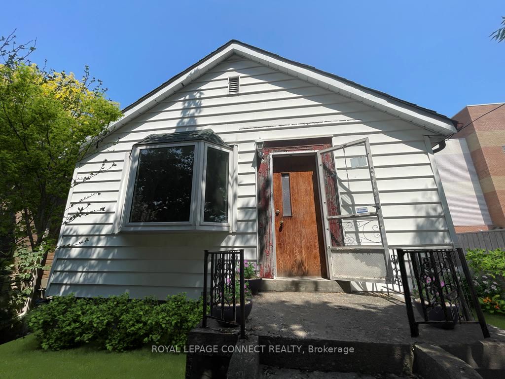 15 Vanbrugh Ave