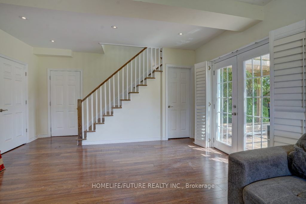 4973 Old Brock Rd
