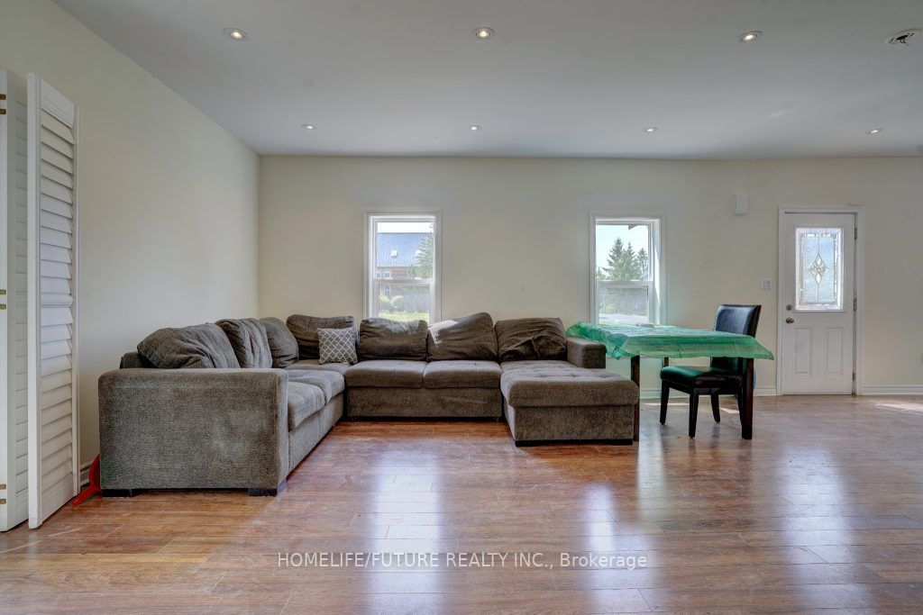 4973 Old Brock Rd