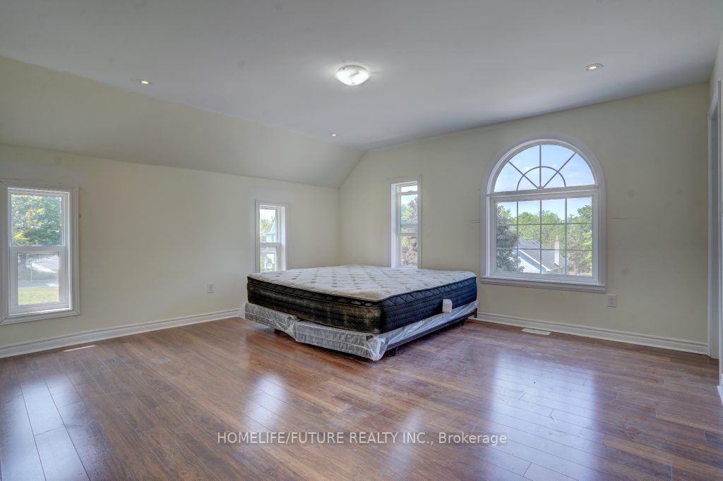 4973 Old Brock Rd