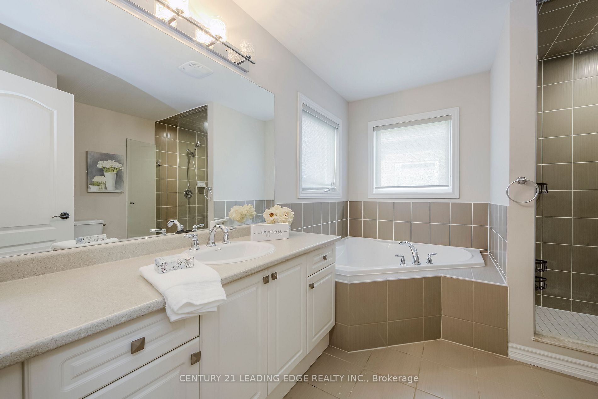 6 North Glen Blvd