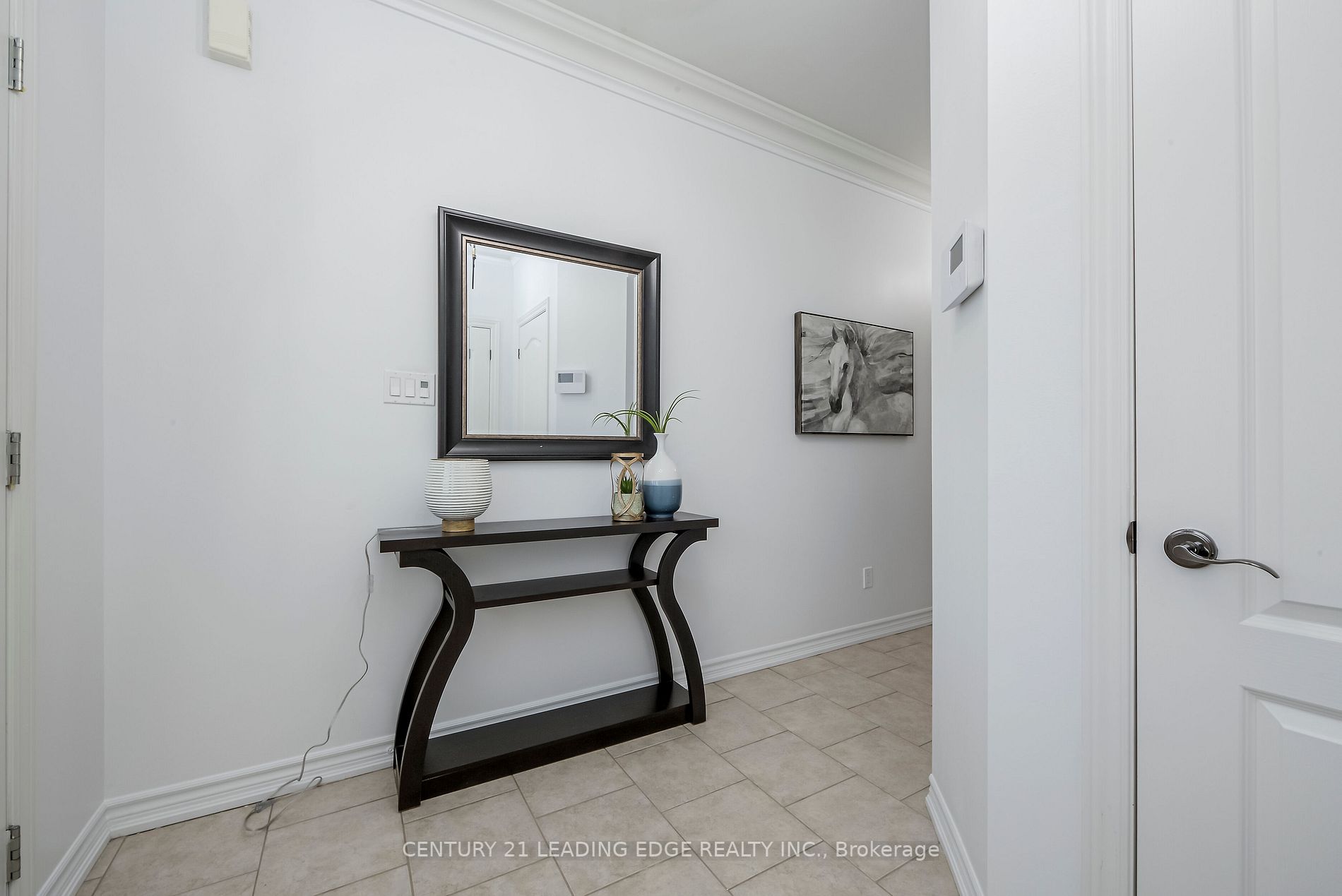 6 North Glen Blvd