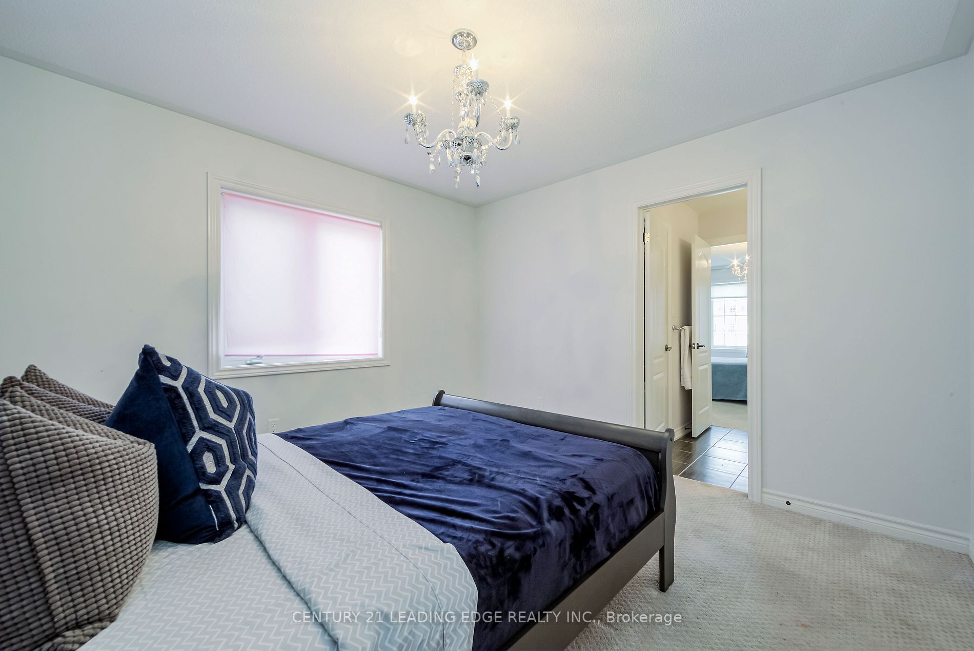 6 North Glen Blvd
