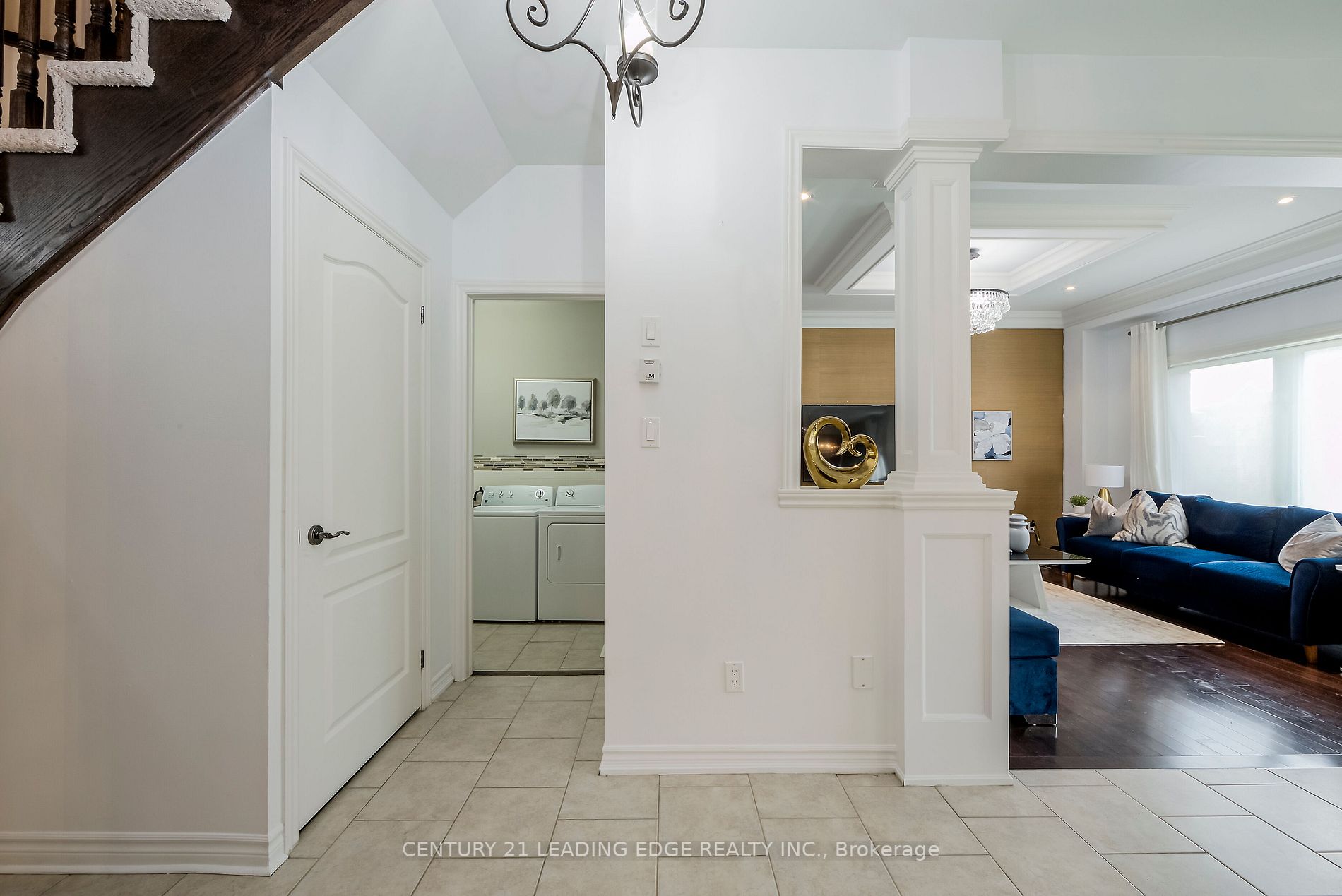 6 North Glen Blvd