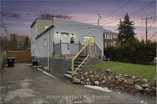 216 Clonmore Dr, Toronto