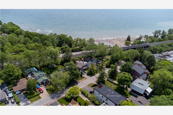 325 Dyson Rd, Pickering