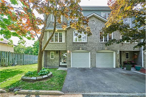 111 Victoria St E, Whitby