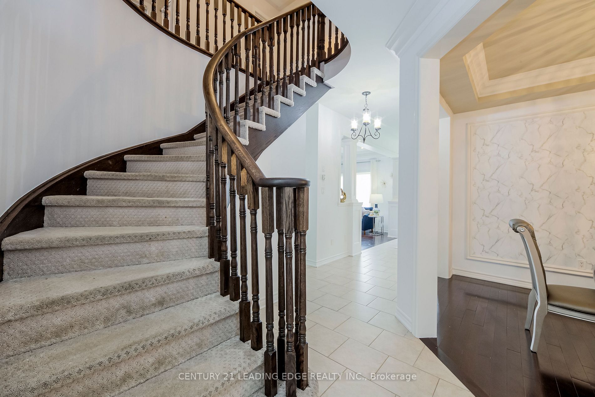 6 North Glen Blvd