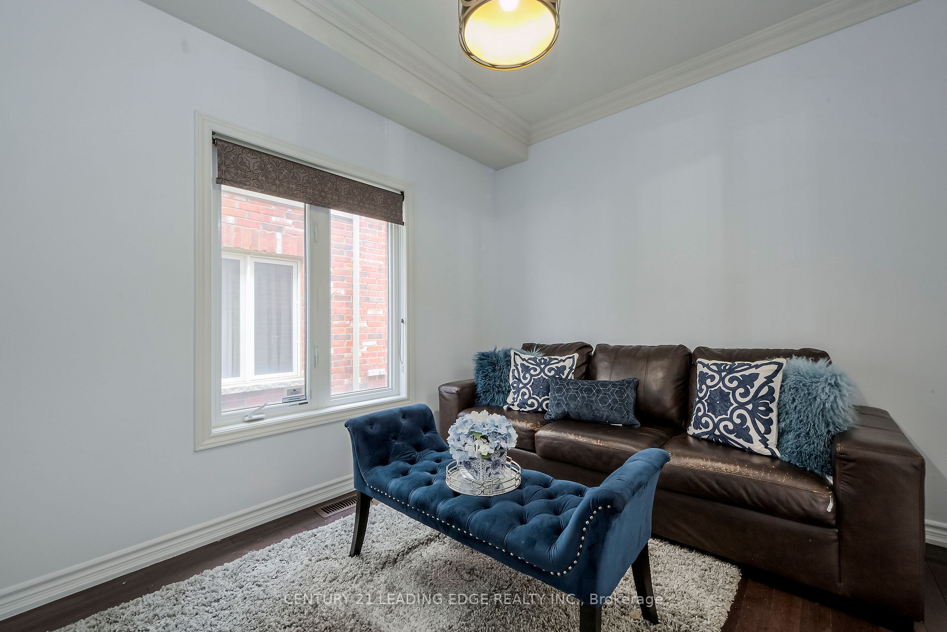 6 North Glen Blvd