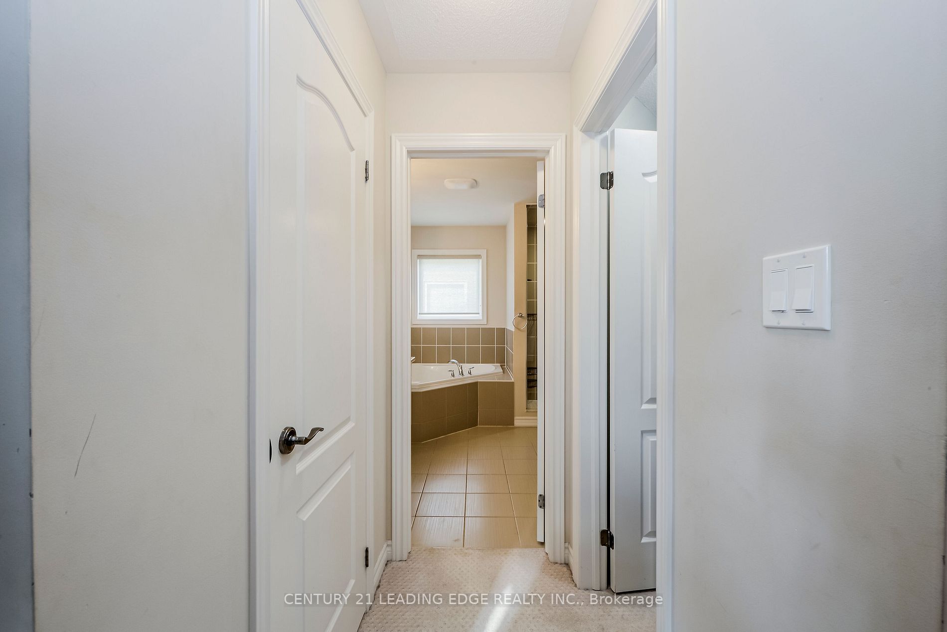 6 North Glen Blvd
