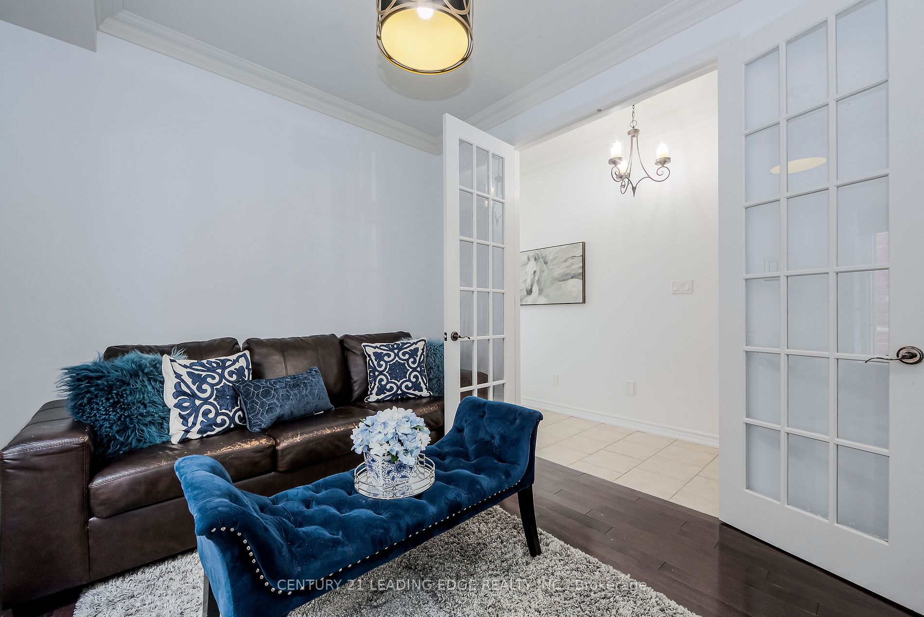 6 North Glen Blvd