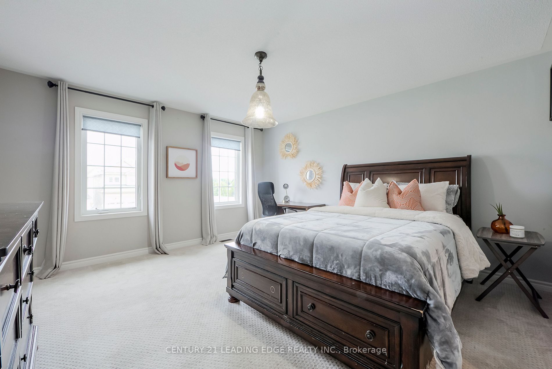 6 North Glen Blvd