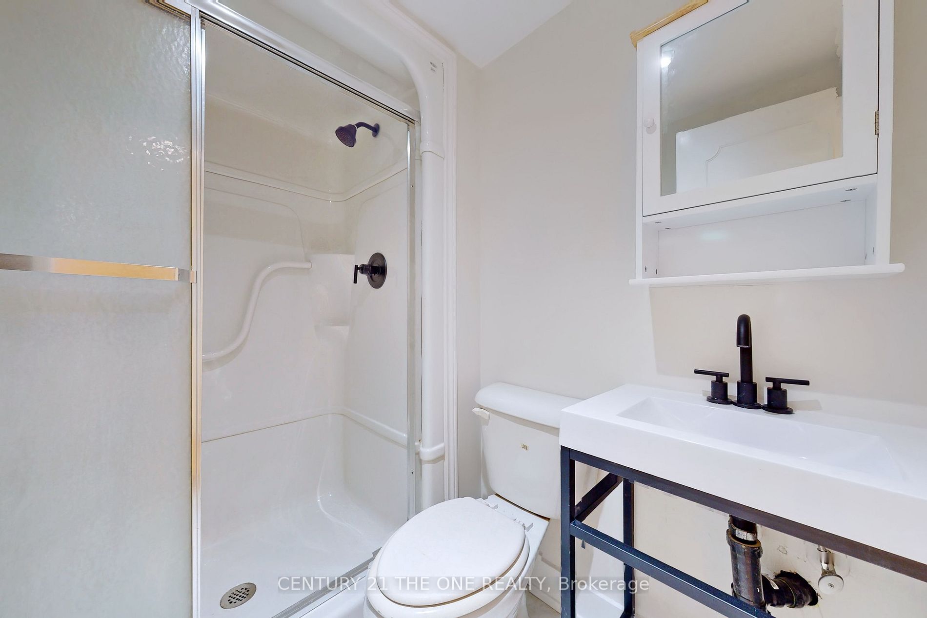 647 Capilano Crescent