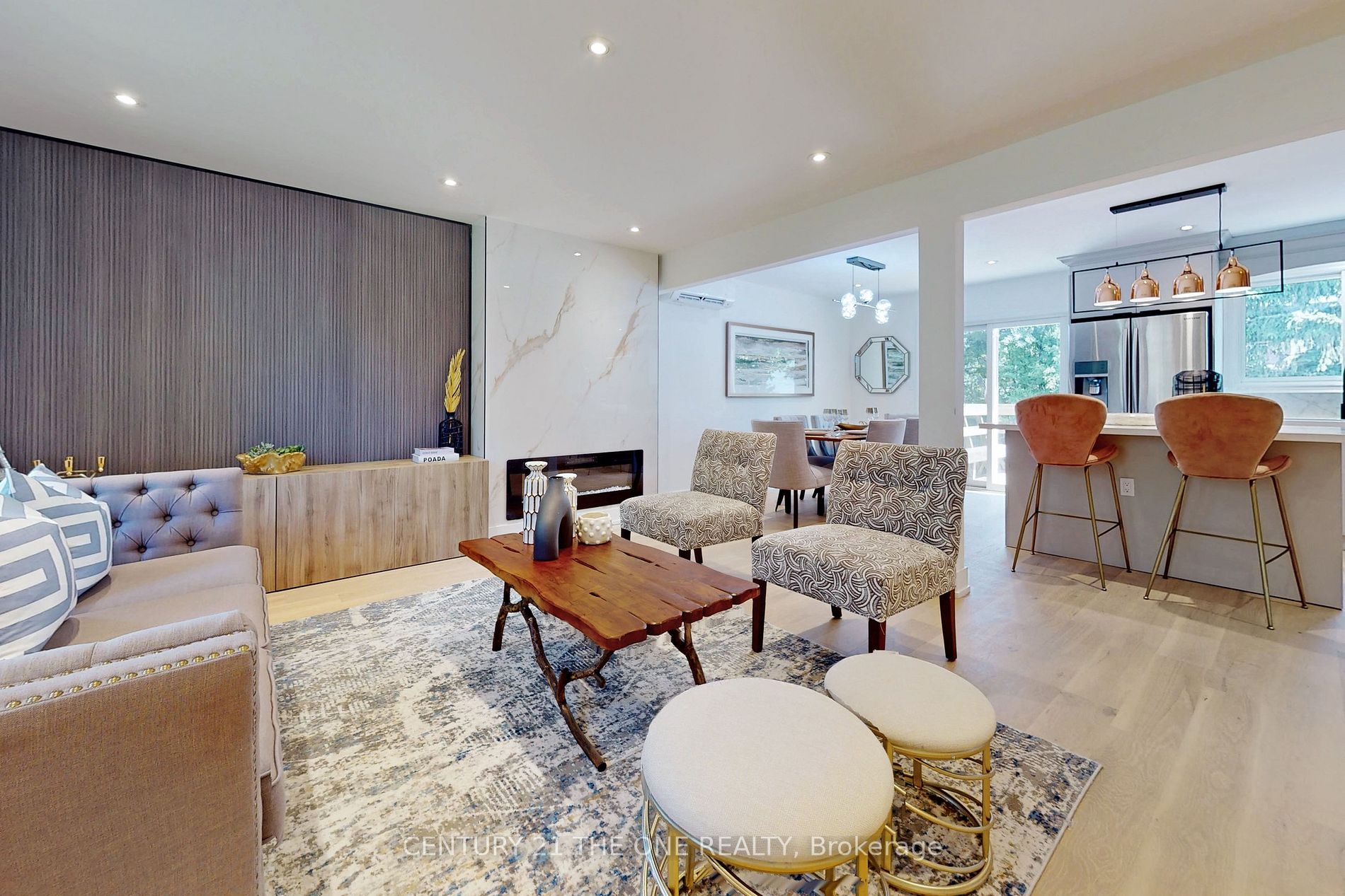 647 Capilano Crescent