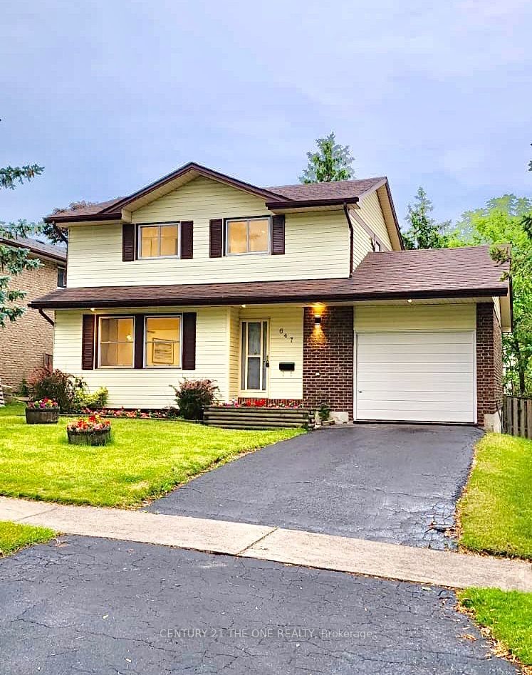 647 Capilano Crescent