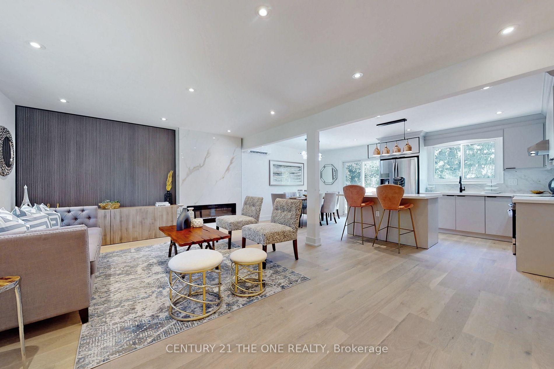 647 Capilano Crescent
