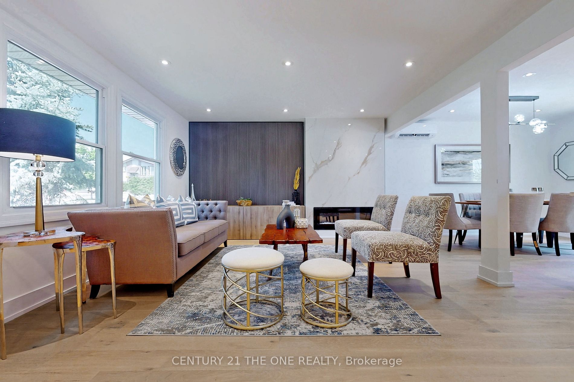 647 Capilano Crescent