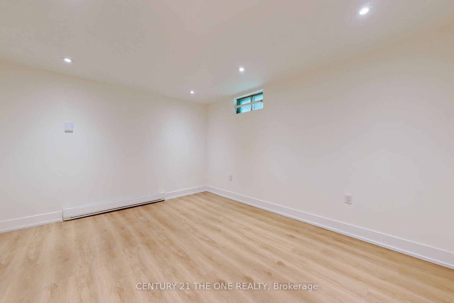 647 Capilano Crescent