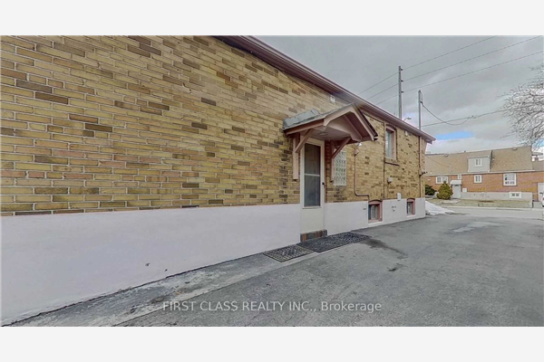 19 Yardley Ave, Toronto