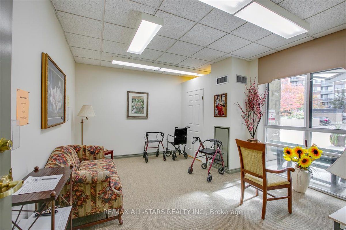 115 Bonis Ave, #413
