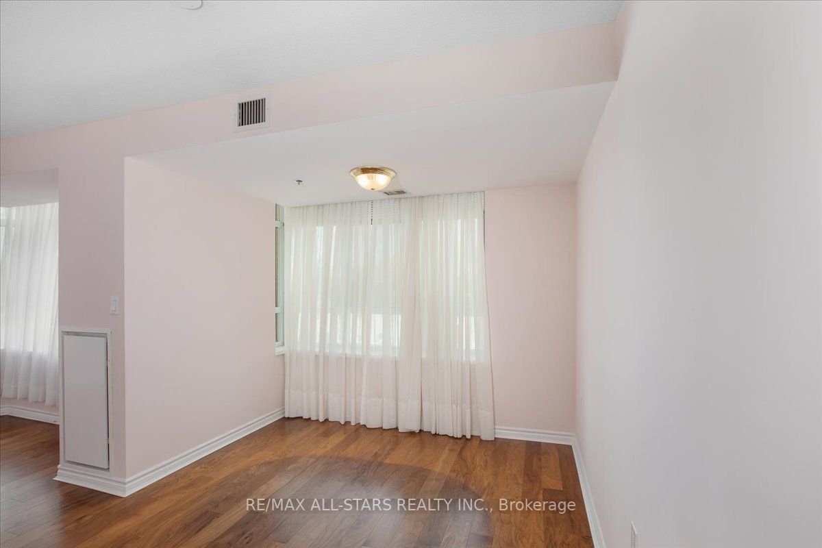 115 Bonis Ave, #413