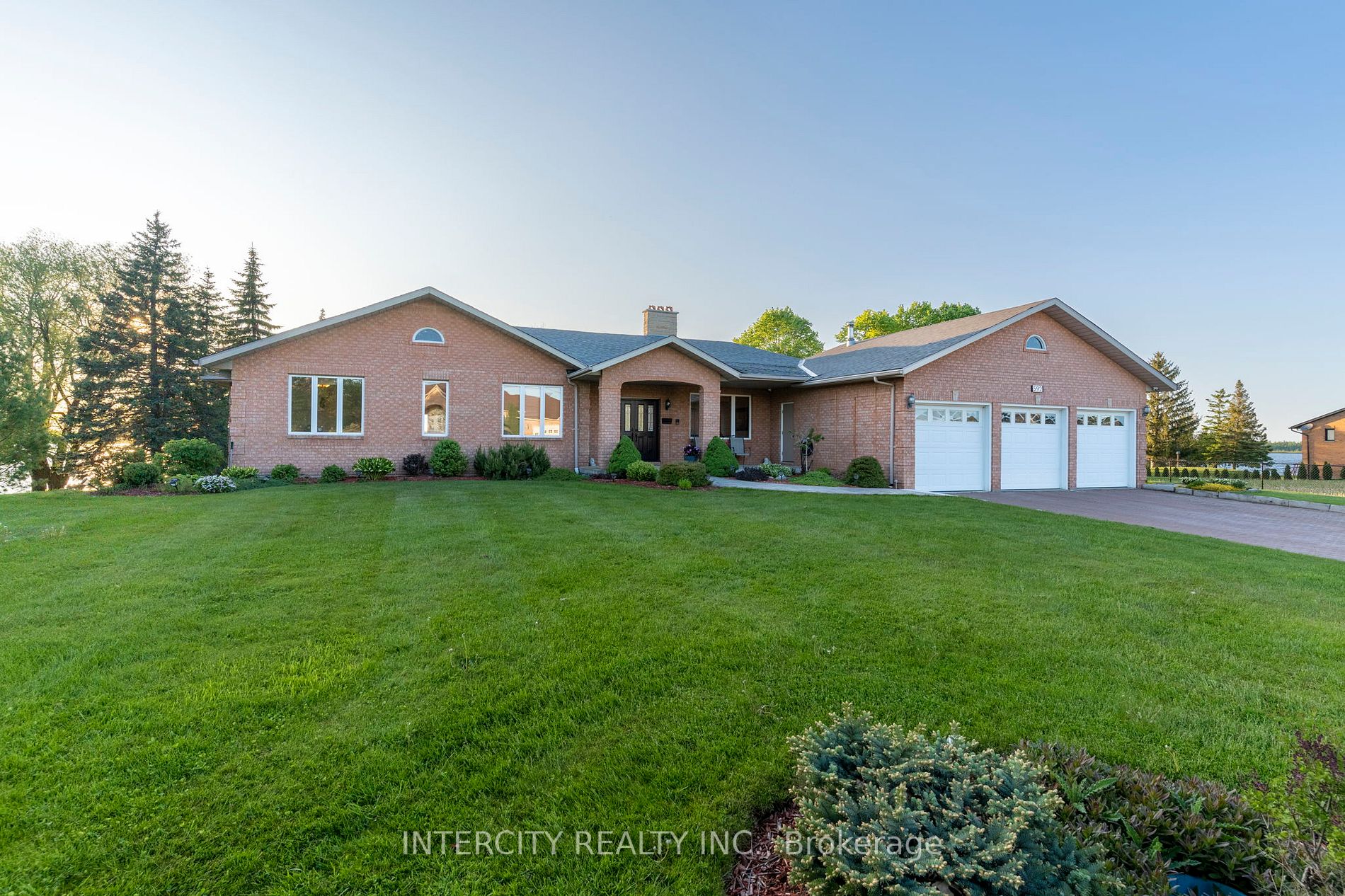 592 Fralicks Beach Rd