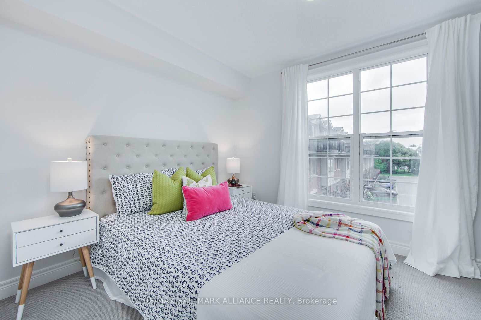 2 Fairhead Mews