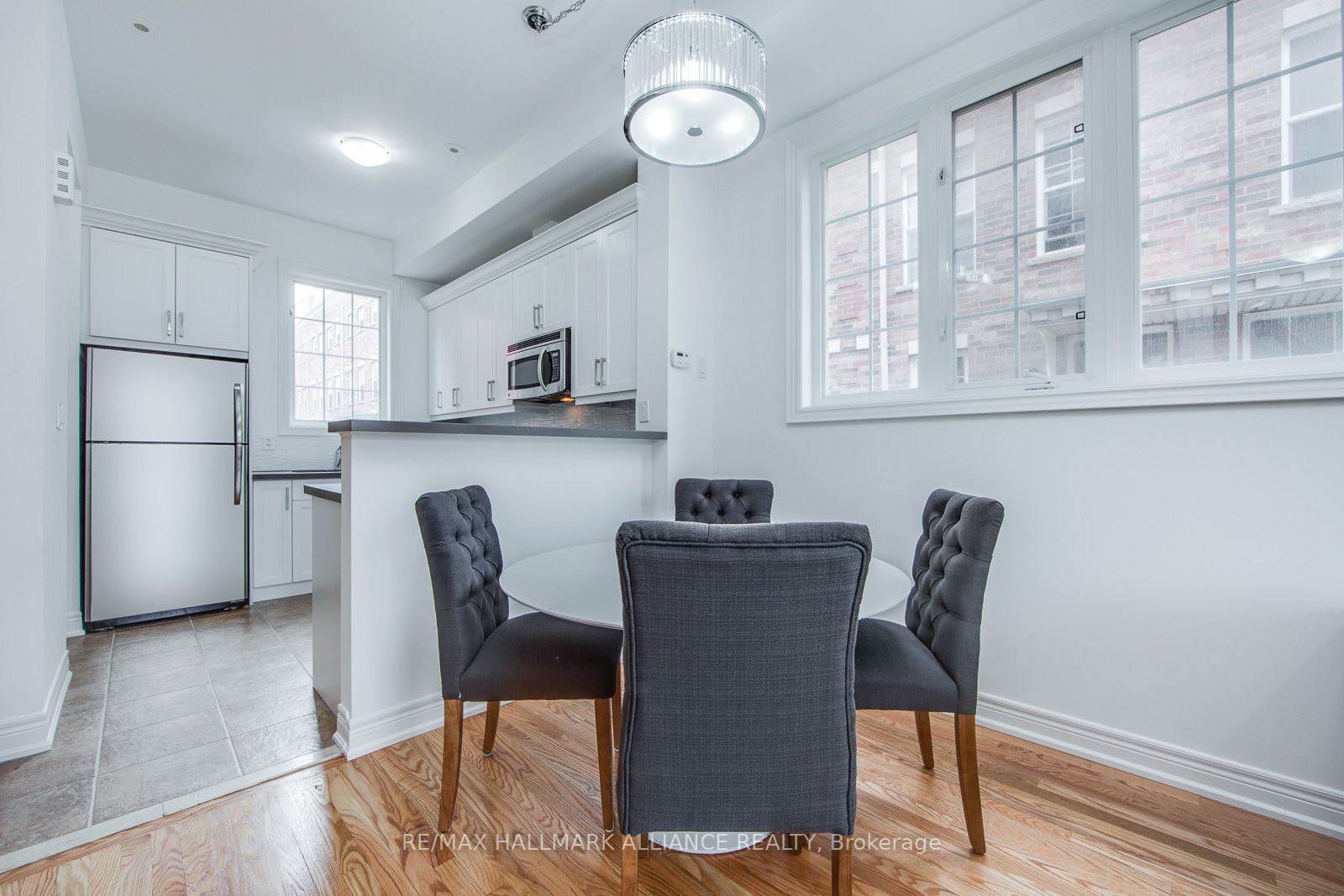 2 Fairhead Mews