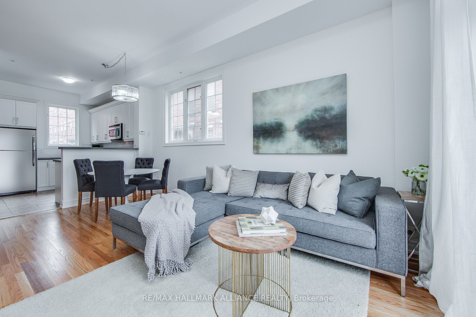 2 Fairhead Mews
