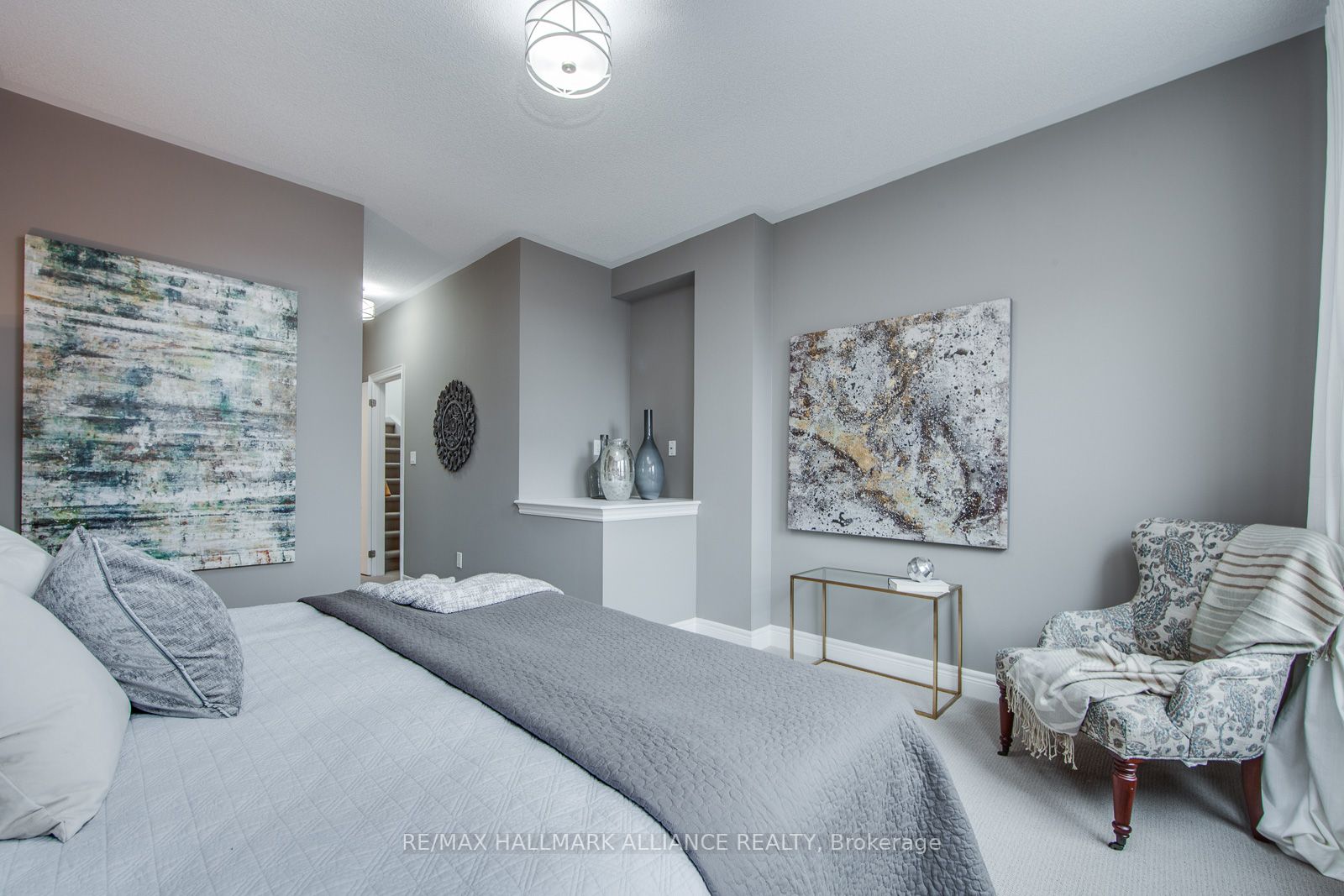 2 Fairhead Mews