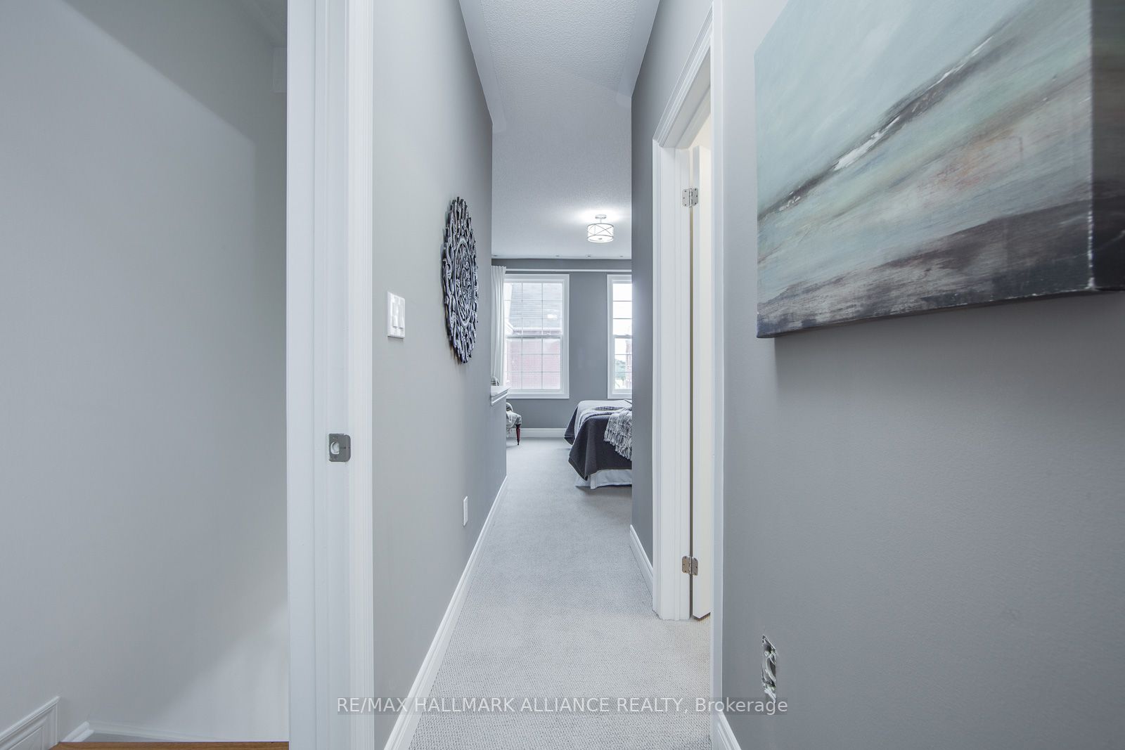 2 Fairhead Mews