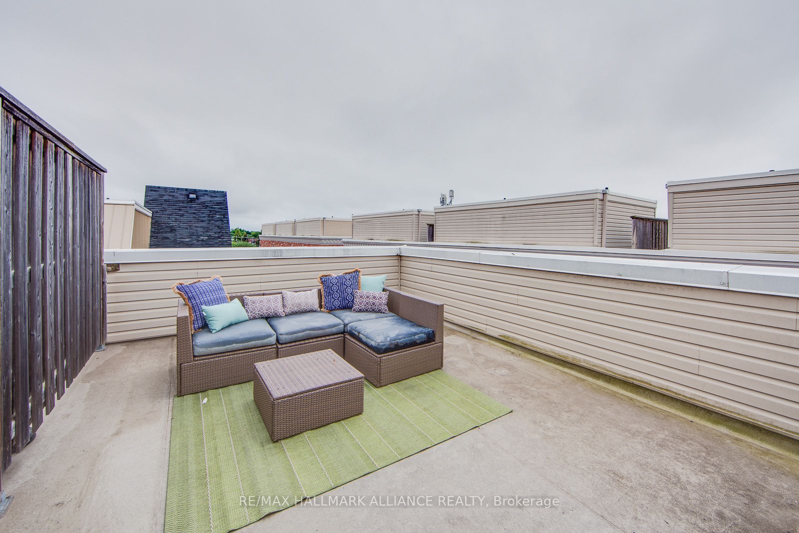 2 Fairhead Mews