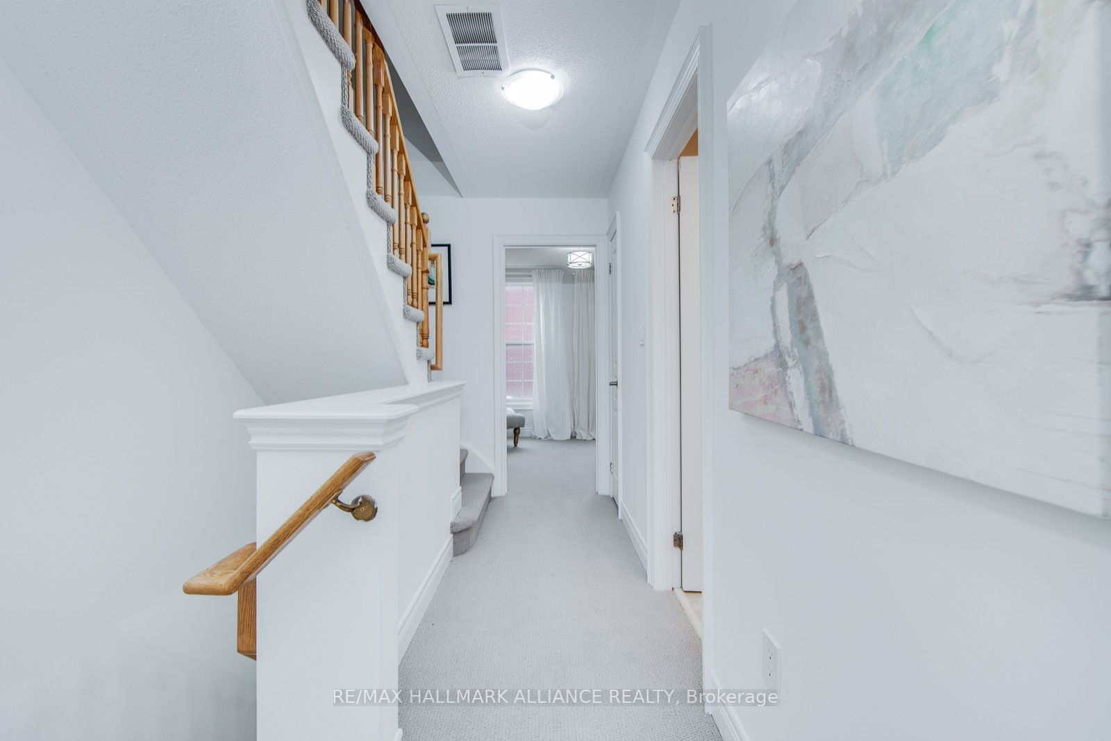 2 Fairhead Mews