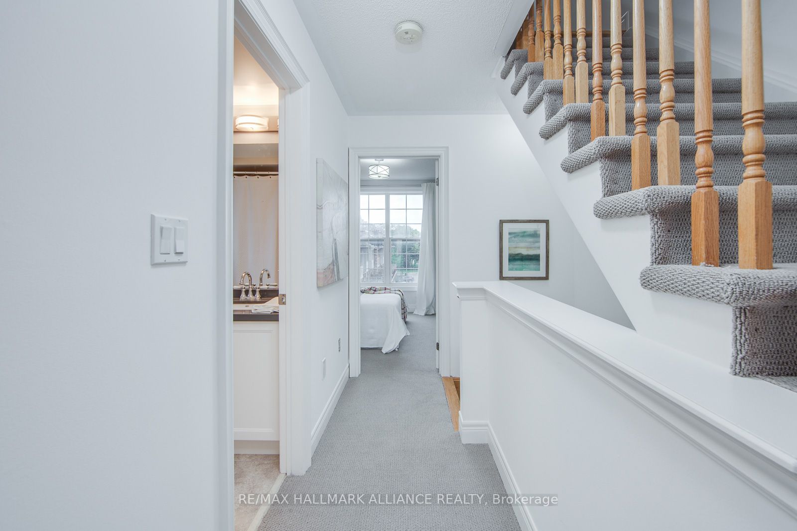 2 Fairhead Mews
