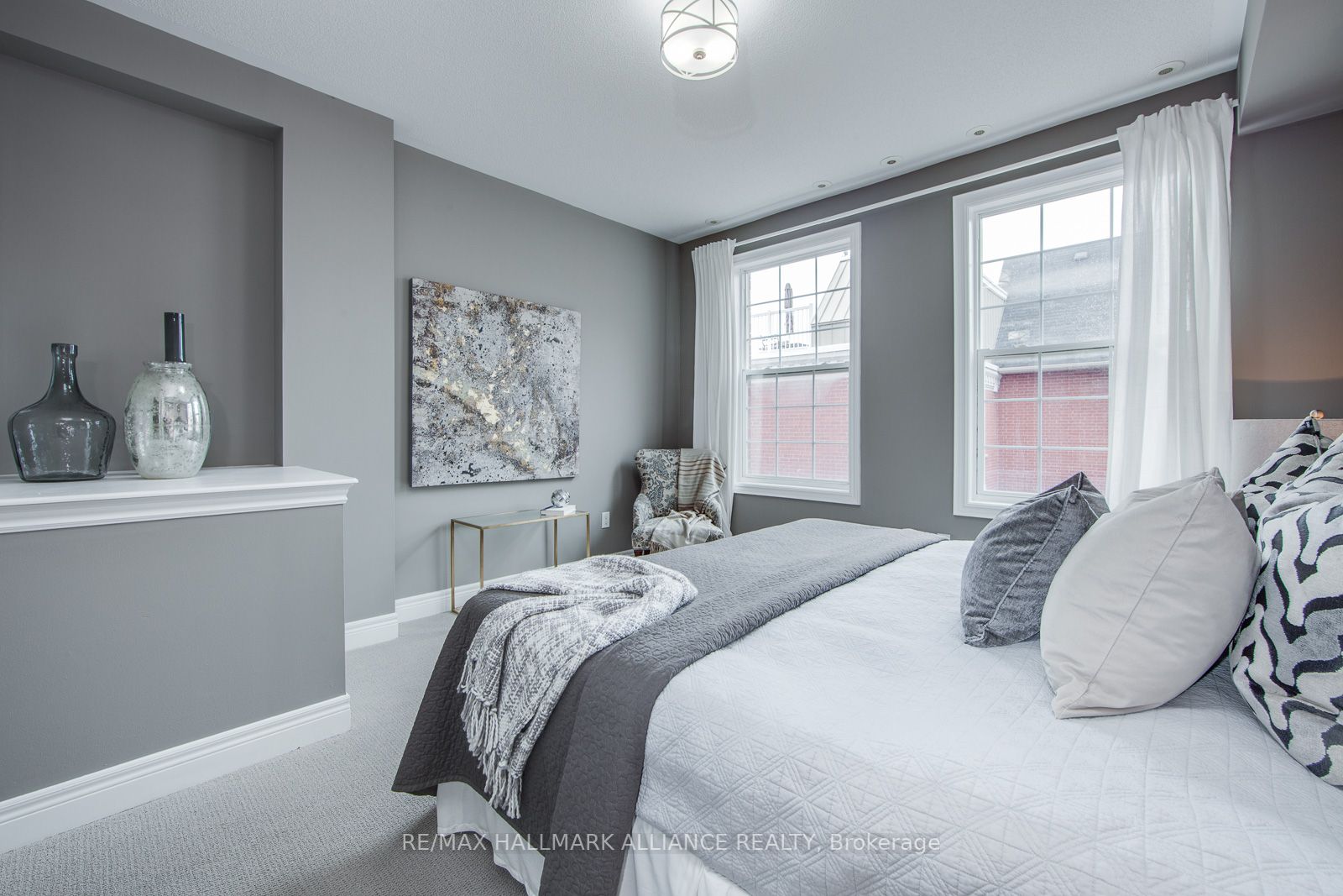 2 Fairhead Mews