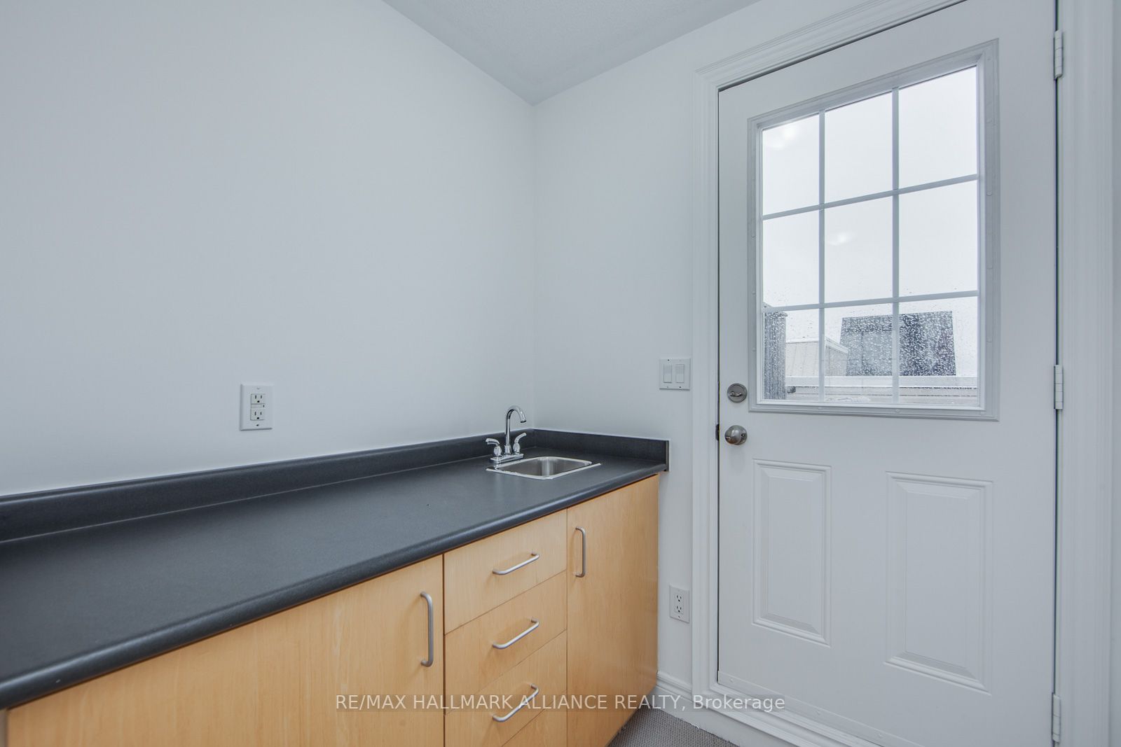 2 Fairhead Mews