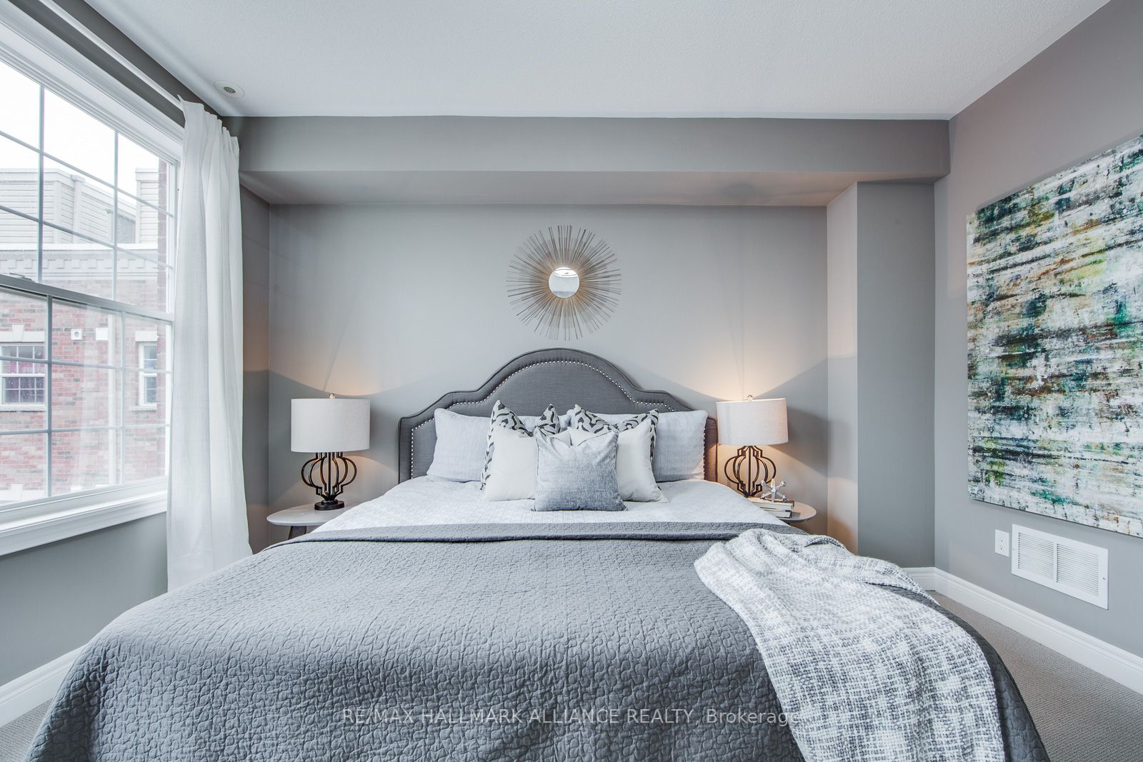 2 Fairhead Mews