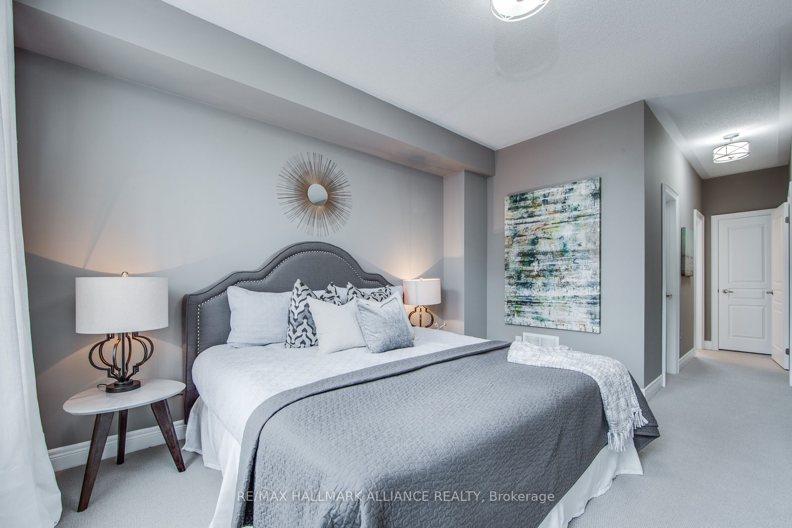 2 Fairhead Mews