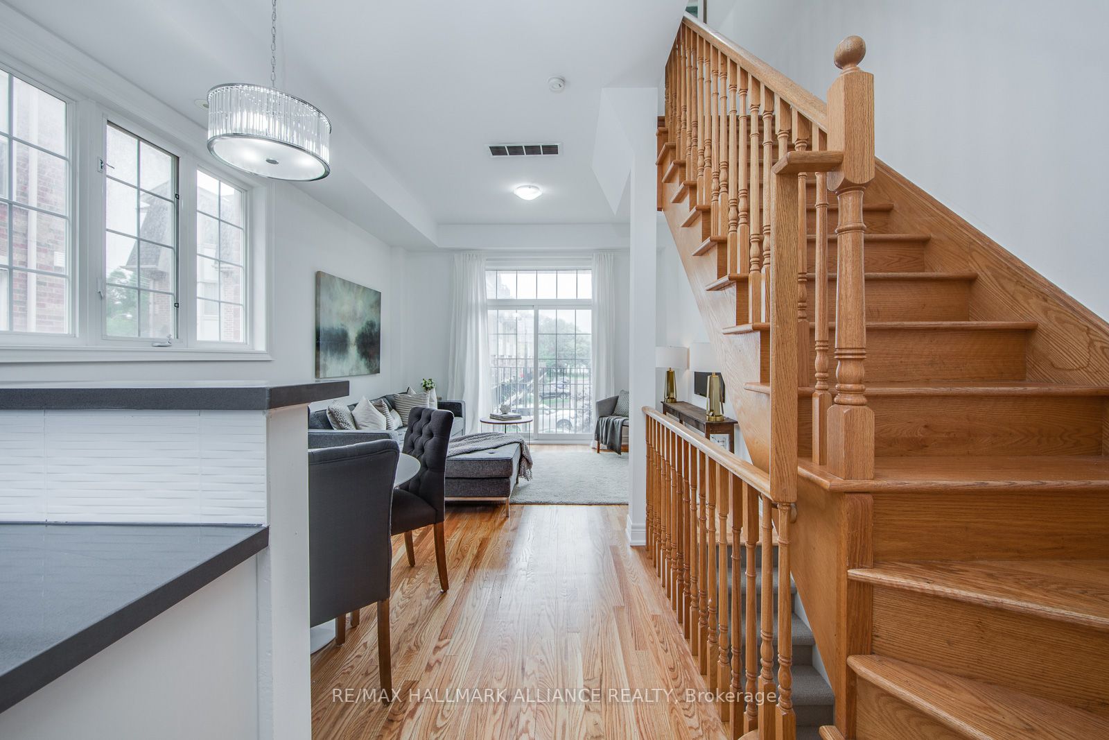 2 Fairhead Mews