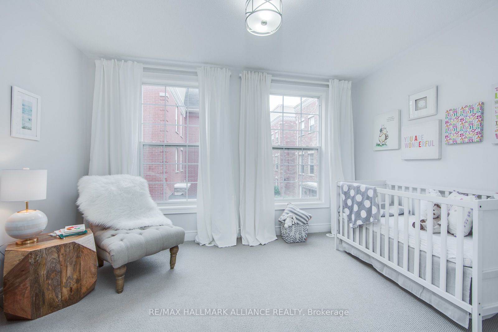 2 Fairhead Mews