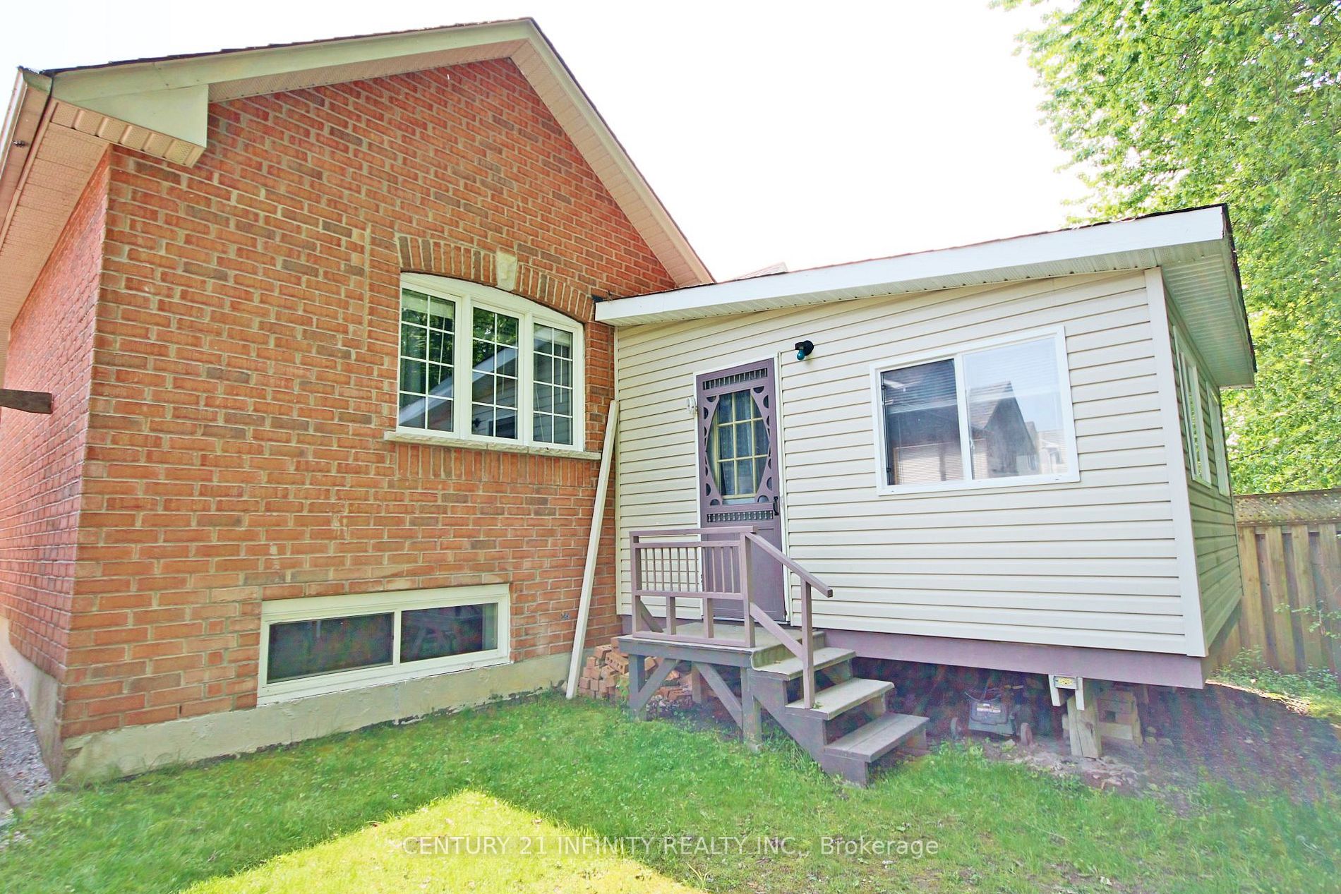 28 Solmar Ave